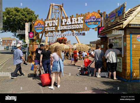 Clacton On Sea Hi Res Stock Photography And Images Alamy