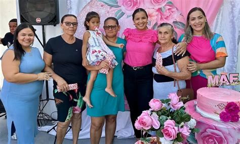 Prefeita Aline Vasconcelos celebra o Dia das Mães junto à comunidade de