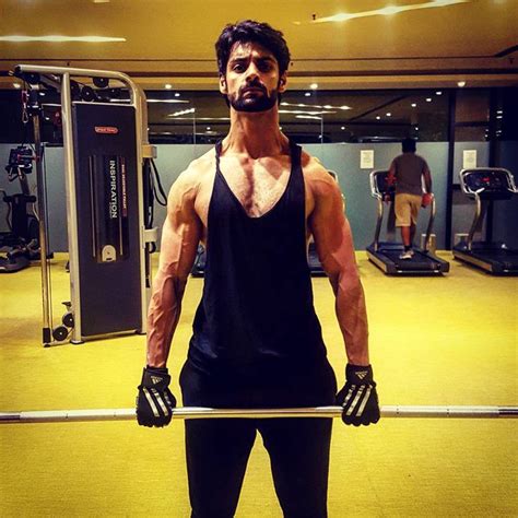 15 Hot Pics Of Karan Wahi Which Prove That The Remix Boy Is All Grown Up Now