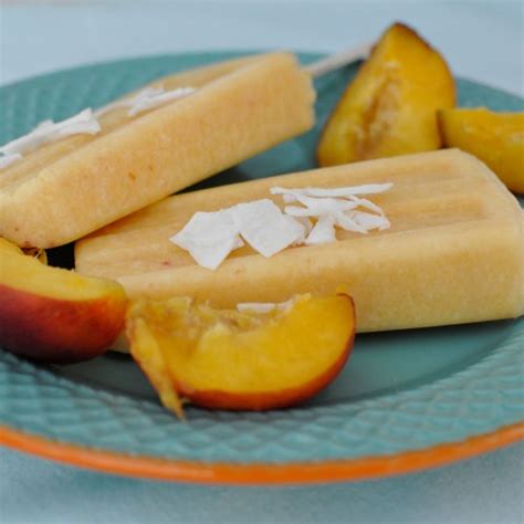 Paletas Heladas De Durazno Y Coco Polin En La Cocina