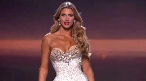 Alessia Rovegno Deslumbró En El Miss Universo 2022 Al Lucir Vestido De Gala Que Había Sido Roto