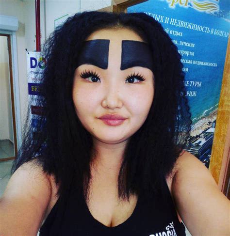 19 Women With Wtf Eyebrow Styles Funny Gallery Ebaums World