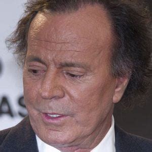 Julio Iglesias (World Music Singer) - Age, Family, Bio | Famous Birthdays