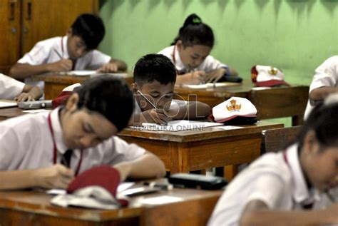 Kelulusan Siswa Sd Ditentukan Oleh Hasil Ujian Sekolah Republika Online