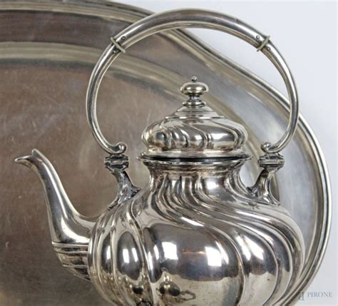 Servizio da thè in argento composto da Samovar teira lattiera