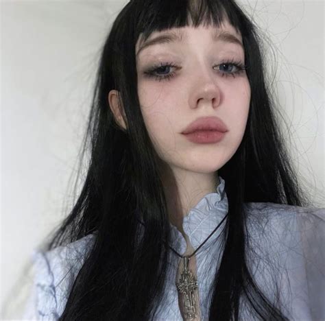 Pin de azu ࣪˖𐀔 em hair inspo ୨୧ | Loira gótica, Inspo de maquiagem, Cabelo