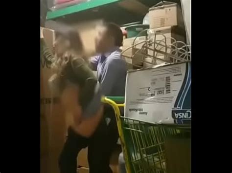 Follando en el almacén XVIDEOS