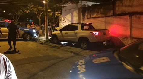 Homem Morto Dentro De Carro Em Campo Grande Rio De Janeiro O Dia