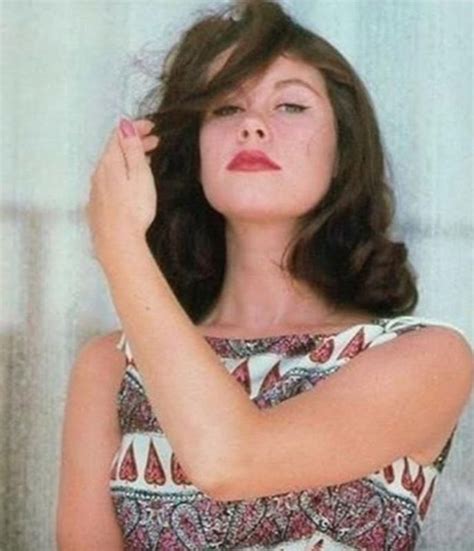 Elizabeth Montgomery As A Bewitching Brunette R OldSchoolCool