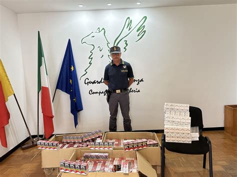 Spedivano Le Sigarette Di Contrabbando Con Un Corriere Sequestrati A