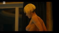 Margherita Aresti Was Naked Again In The Latest Episode Of Noi Siamo