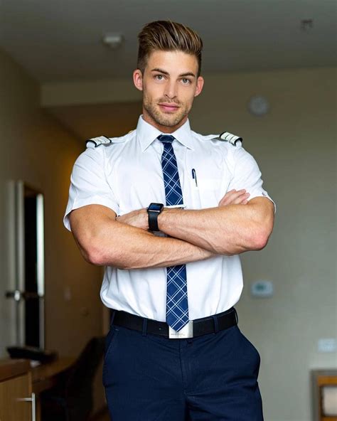 Mikkelthepilot Maninaviation Cabincrew Crewlove Instagram Crewme