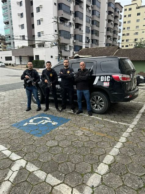 V Deo Policiais De Brusque E Guabiruba Prestam Apoio Ao Rs