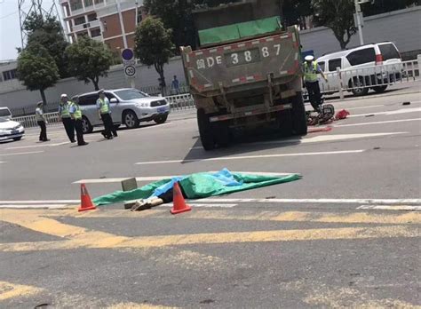 90后女子当场死亡！生命最后10秒，教训极其惨痛！澎湃号·媒体澎湃新闻 The Paper