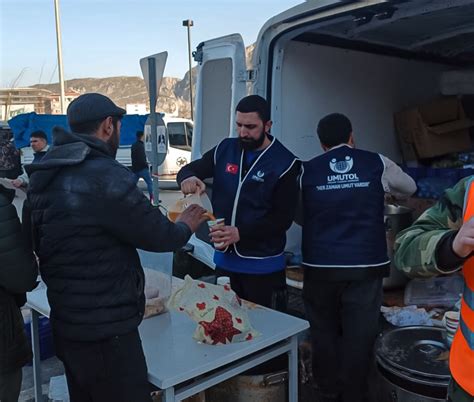 EHA MEDYA on Twitter Acil yardım araçları ile deprem bölgesinde olan