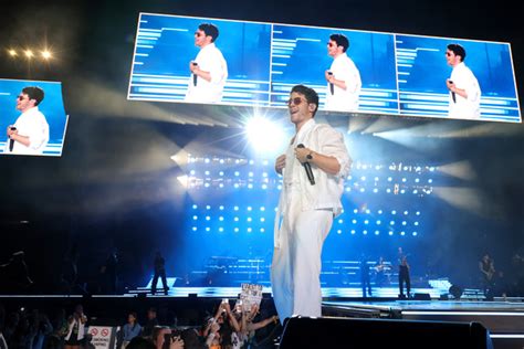 Photos Jonas Brothers Kick Off The Tour At Yankee Stadium