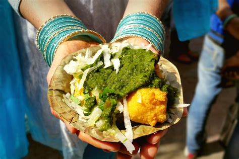 Delightfully Tasty Street Food in Kolkata: Things you Must Try – Guide ...