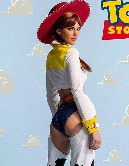 Kendall Jenner Toy Story Halloween Cosplay Costume 2022 Jessie