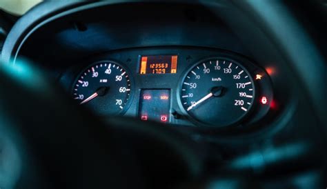 Why Is My Car S Ac Blowing Hot Air Common Causes And Quick Diy Fixes Motorbuzz