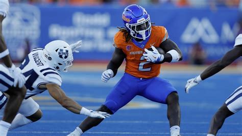 Ashton Jeanty S 186 Yards On 13 Carries Help No 21 Boise State Blow