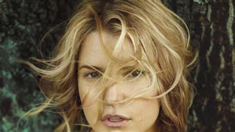 Jessica Simpson Goes Au Naturel