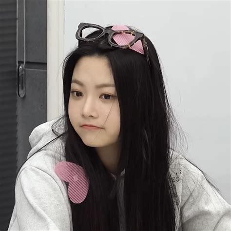 Kpop Girl Groups Kpop Girls Yunjin Kim Girl Group Pictures Queens