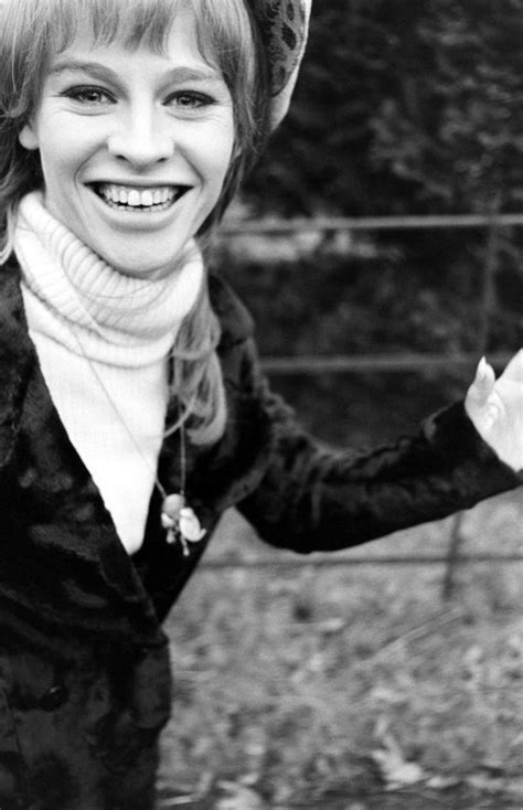 Julie Christie Rare Photos Of A Sixties Movie Icon 1966