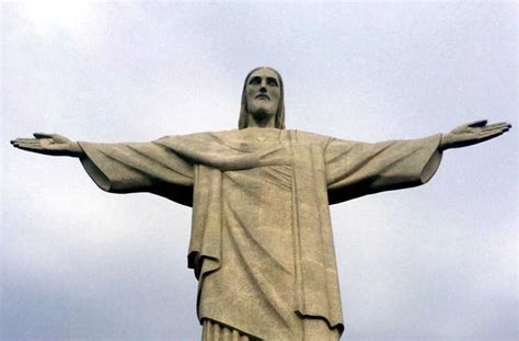 Leyenda Del Cristo Redentor La Viajera Y El Abrazo Euro Mundo Global