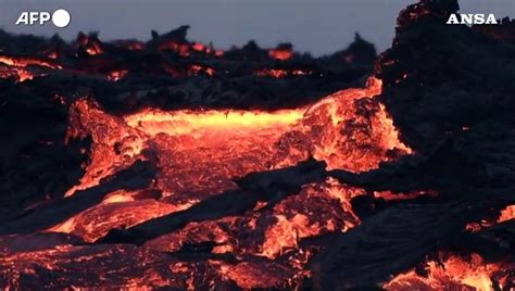 Islanda Erutta Vulcano A Circa 30 Chilometri Da Reykjavik Video