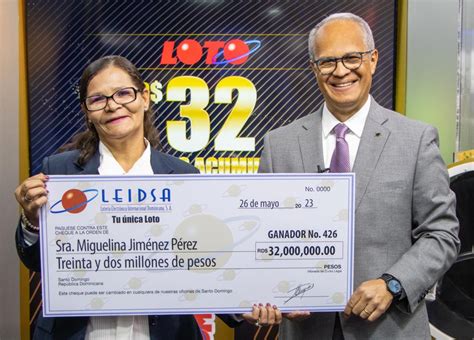 LEIDSA Entrega RD 32 Millones A Ganadora 426 Del Loto