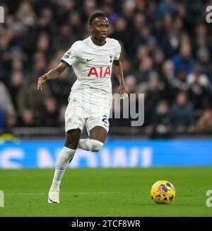 Pape Matar Sarr De Tottenham Hotspur Semble D U Et Abattu Recevant Un