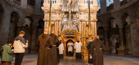 praying   holy sepulcher   community liturgical booklets