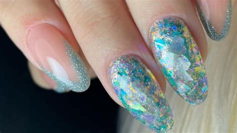 Unhas holográficas 21 ideias lindas para sair à noite