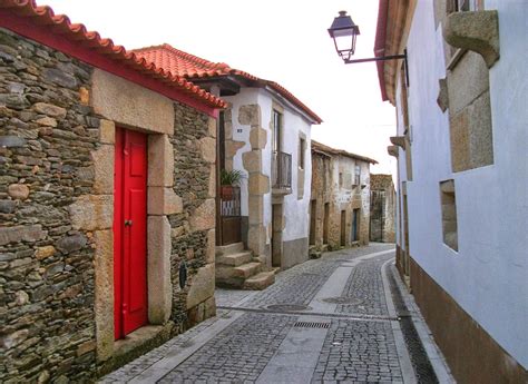 Barcos uma das mais bonitas e típicas aldeias do Douro Revista Outsider