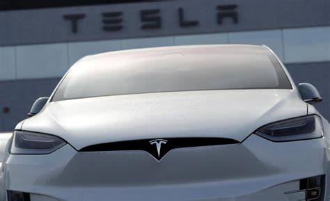 Pilota Automatico Poco Sicuro Tesla Richiama 2 Milioni Di Veicoli