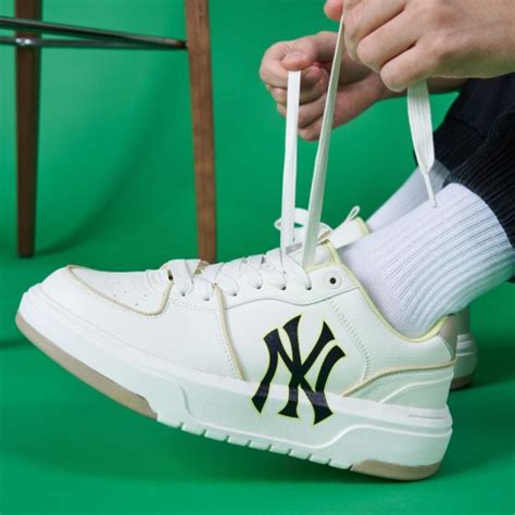 Mlb Chunky Liner New York Yankees Shoes Kr Mm Beige Sepatu