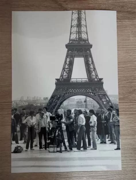 Photo Alain Delon Tournage Pour La Peau D Un Flic Tour Eiffel