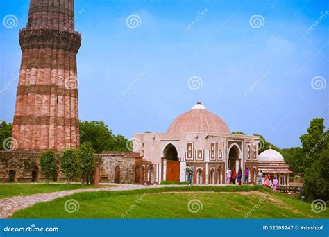 Alai Darwaza Or Alai Gate The Entrance To The Quwwat Ul Islam Mosque