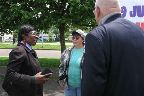 Lure La caravane de l Union populaire au Mortard avec Danièle Obono