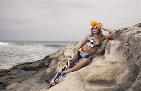 10 Hot Sexy Josephine Tutman Bikini Pics