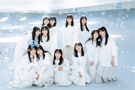 日向坂46、4期生12名が『b L T 』の表紙＆巻頭に初登場！「日向坂46です。よろしくお願いいたします」 The First Times