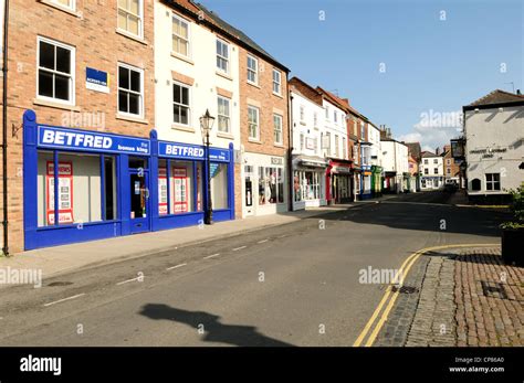 Howden East Riding Yorkshire England High Street Stock Photo Alamy