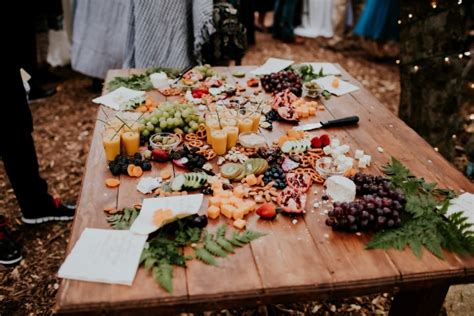 How to DIY the Ultimate Charcuterie Board for Your Wedding | LaptrinhX ...