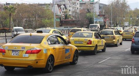Погнаха копърките таксита! Пред летището е страшно - за 5 мин. взимат ...