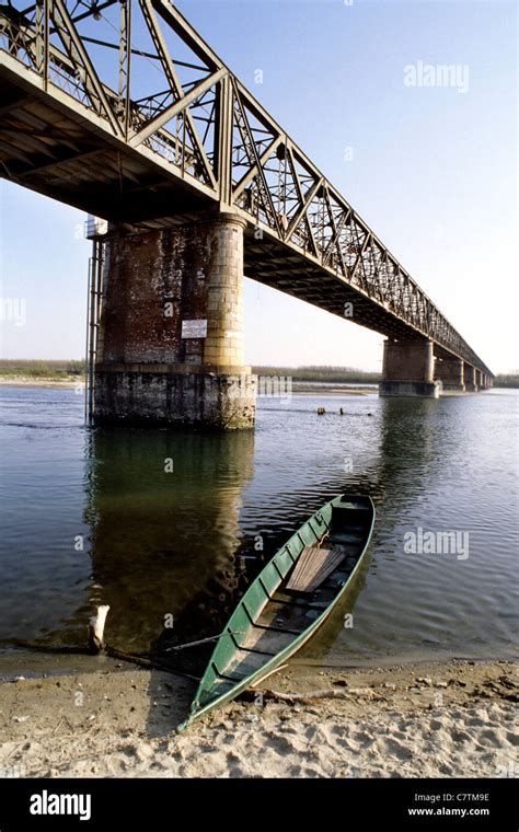 Italy Lombardy Junction Of The Rivers Po And Ticino Stock Photo Alamy