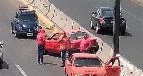 Choque Entre Pipa De Agua Y Taxi Deja Severos Daños En San Juan Del Río Pensador Queretano