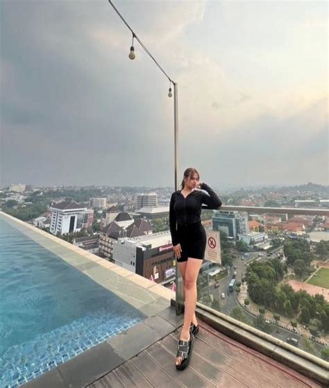 LILIK HOT GIRL AVAILABLE IN JAKARTA GOOD SERVICE 6969 Jakarta