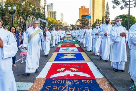 Corpus Christi Em Curitiba Ter Tapetes Missa Shows E Prociss O Rio