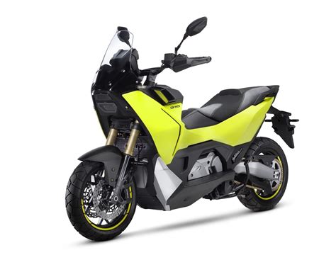 CV R5 The First Adventure Maxi Scooter By Kymco EICMA