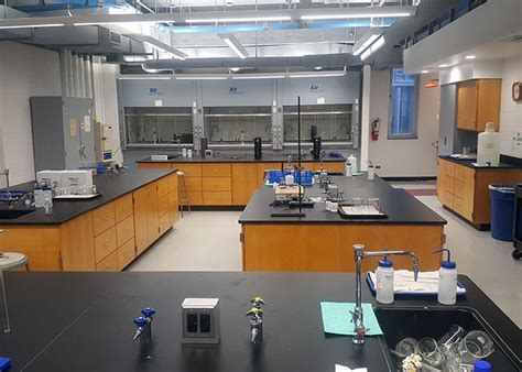 College Chemistry Lab